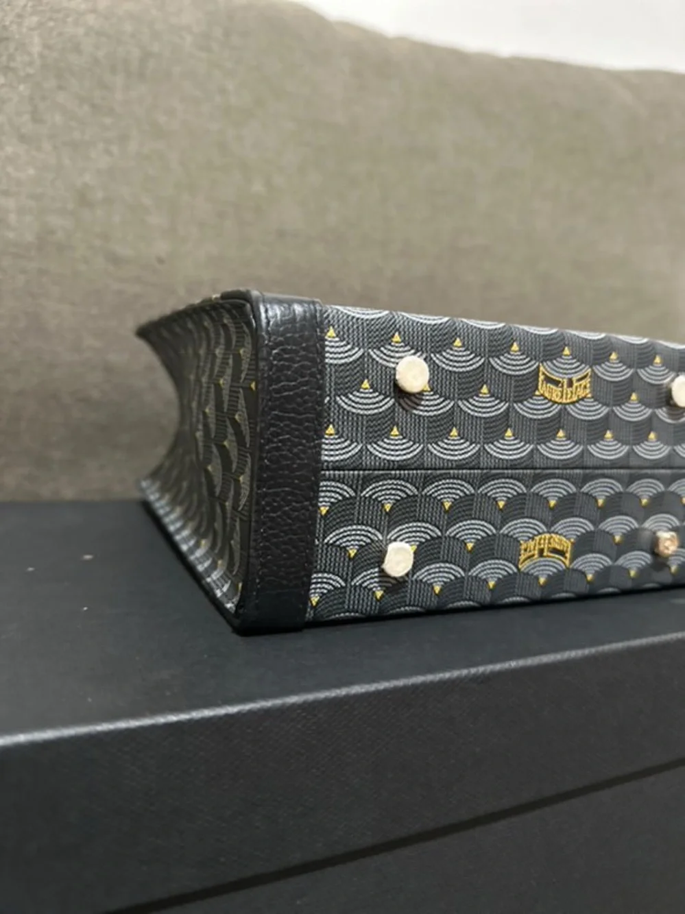 Faure Le Page Paris
Take it Easy 19 Bag - Picture 7 of 13